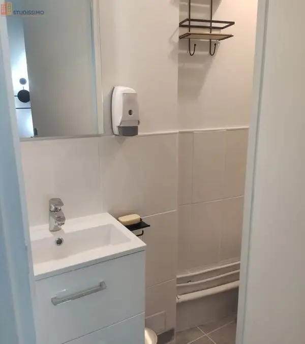 Studio meublé 13m² Paris 18e Montmartre - Meublé, calme - Photo 3