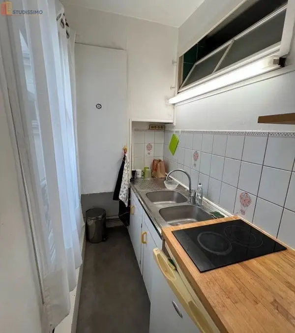Studio meublé 21m² Paris 8e - Meublé, au 4e étage - Photo 2