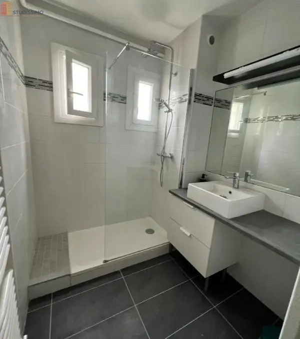 Studio meublé 10m² Saint-Priest 69800 - Calme, proche commodités - Photo 1