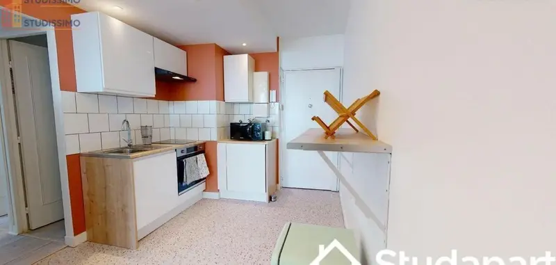 Studio meublé 11m² Villeurbanne - Lumineux, dernier étage - Photo 3