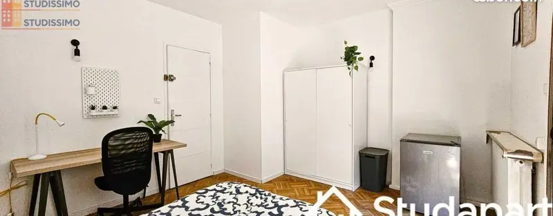 Studio 139m² Bron 69500 - Meublé - Photo 1