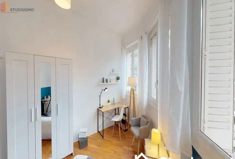 Studio meublé 10m² Lyon 3e - Calme, au 3e étage - Photo 3
