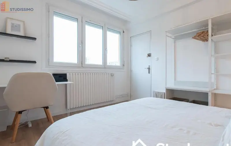 Studio meublé 10m² Vénissieux - Calme, 3e étage - Photo 2