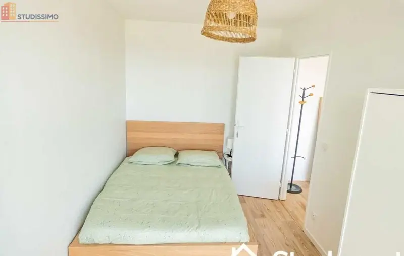 Studio meublé 78m² Bron - Lumineux, 4e étage - Photo 2