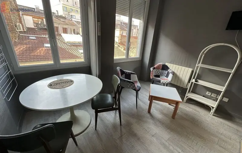 Studio 24m² Saint-Étienne centre - Étage 2/4 - Photo 2