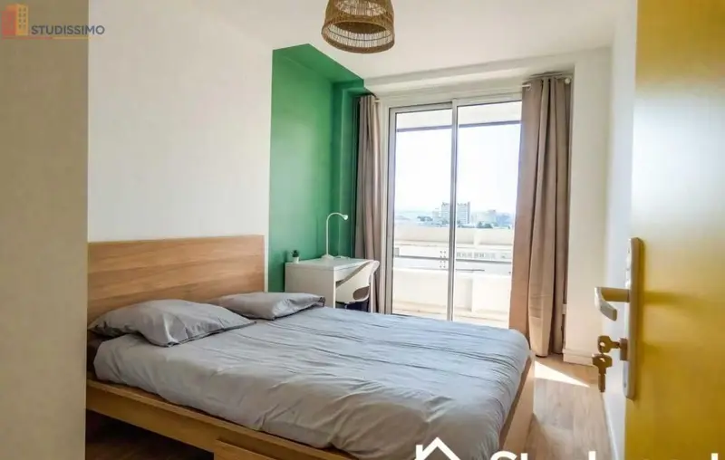 Studio meublé 78m² Bron - Grand, lumineux - Photo 2