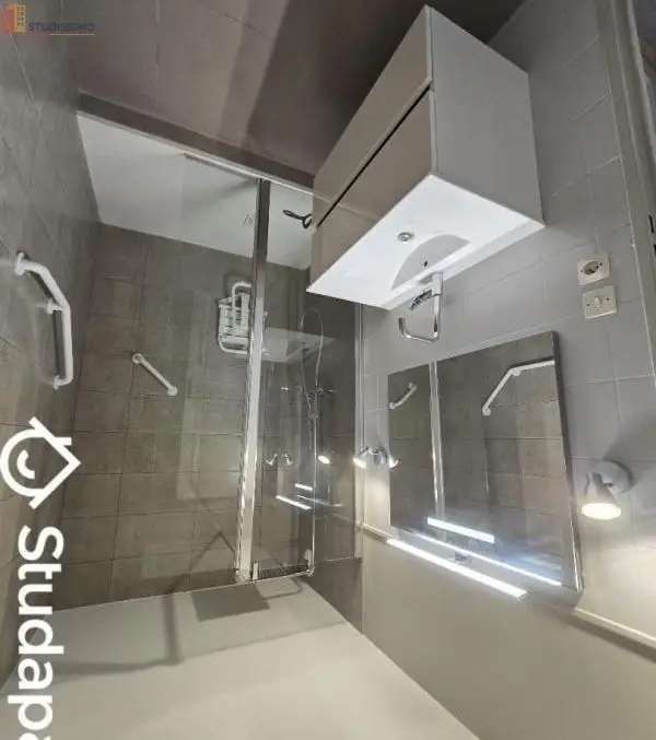 Studio 9m² Vaulx-en-Velin - Meublé, 5e étage - Photo 1