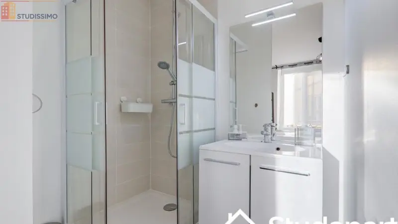 Studio meublé 12m² Lyon 8e - Calme - Photo 1