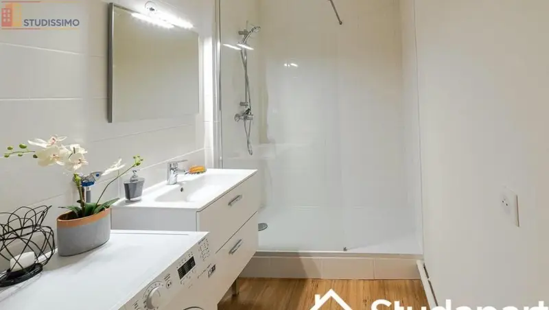 Studio meublé 14m² Lyon 8e - Lumineux, 5e étage - Photo 3