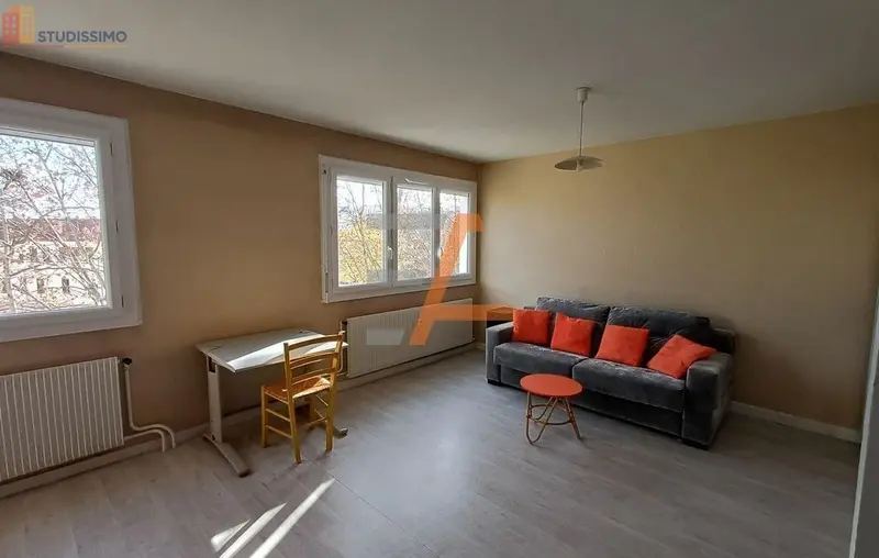 Studio 31m² Saint-Étienne 42000 - Dernier étage, lumineux - Photo 2