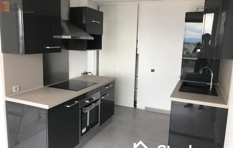 Studio 9m² Bron - Meublé, au 12e étage - Photo 3