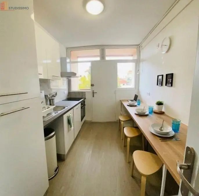 Studio meublé 9m² Vénissieux - Meublé, 3e étage - Photo 4