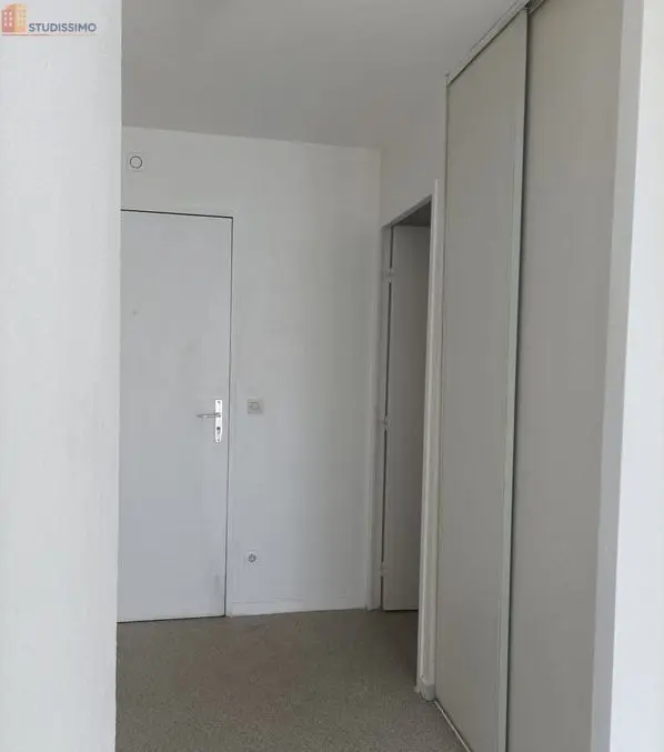 Studio 20m² Lyon 8e - Résidence étudiante, dernier étage - Photo 1