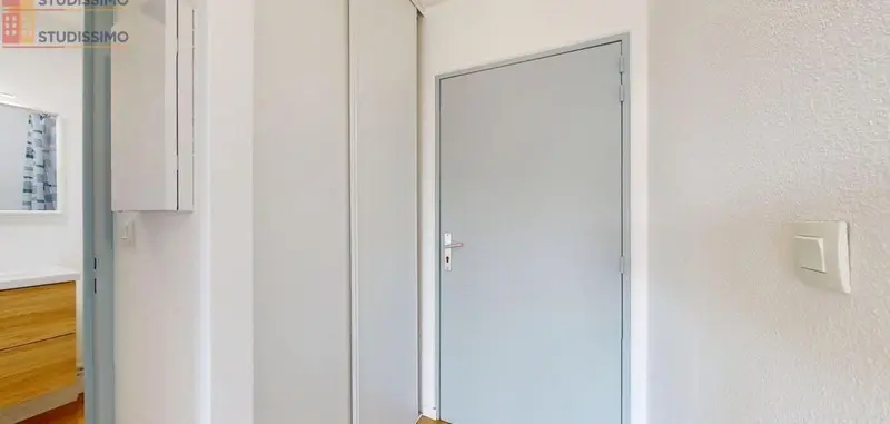 Studio meublé 18m² Bron - Étage élevé, lumineux - Photo 2