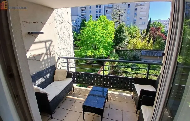 Studio meublé 22m² Lyon 8e - Balcon, lumineux - Photo 2