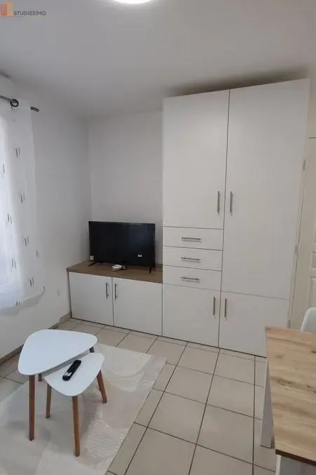 Studio meublé 23m² Bron - Refait à neuf, quartier calme - Photo 2