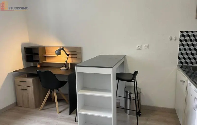Studio meublé 18m² Lyon 8e - Étage élevé, lumineux - Photo 1