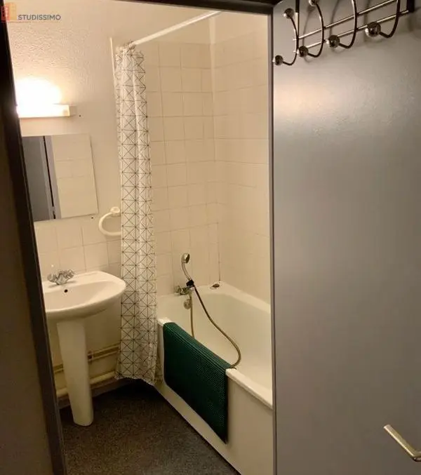 Studio meublé 24m² Caluire-et-Cuire - Agréable, en étage - Photo 1