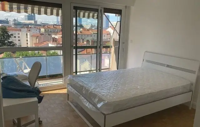 Studio 67m² Lyon 3e - Lumineux, balcon - Photo 1
