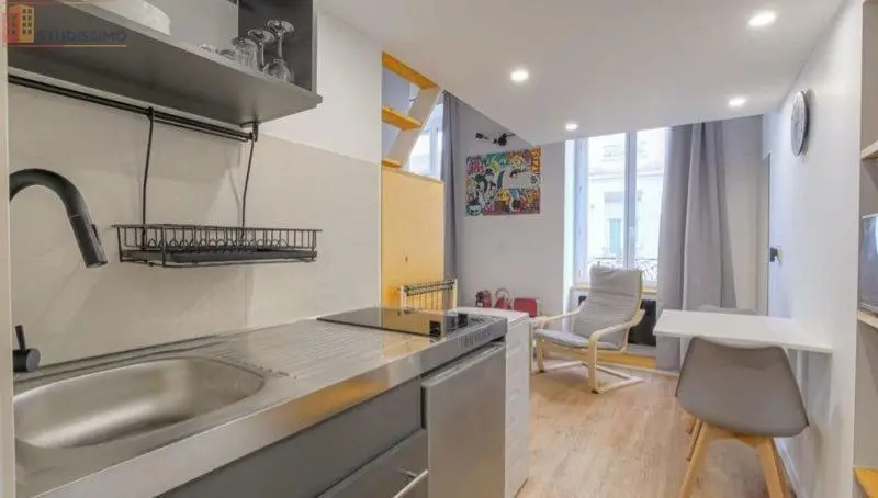 Studio meublé 17m² Oullins-Pierre-Bénite - Mezzanine, proche métro - Photo 2