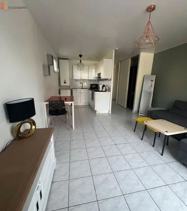 Studio meublé 35m² Bron - Terrasse, grand espace - Photo 2