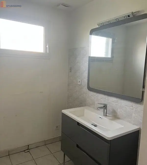 Studio meublé 35m² Bron - Terrasse, grand espace - Photo 1