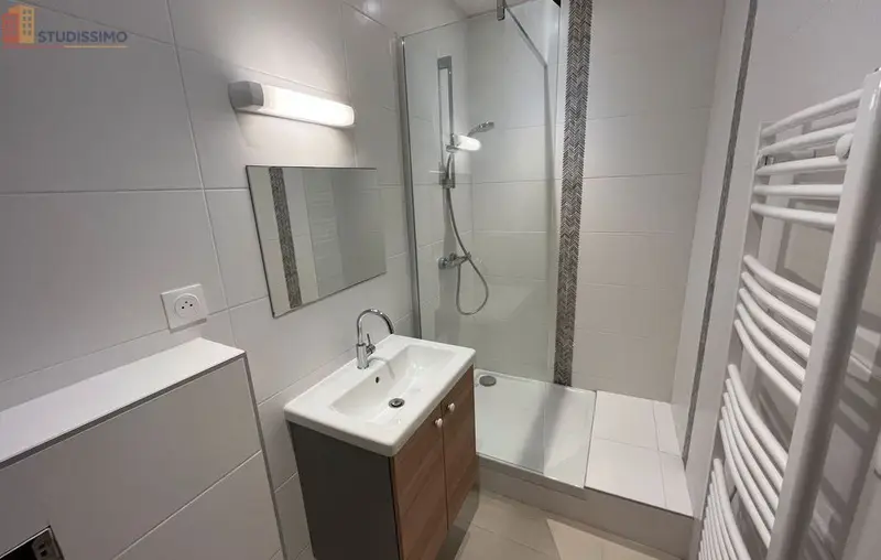 Studio 24m² Saint-Genis-Laval - Meublé, proche fac de médecine - Photo 1
