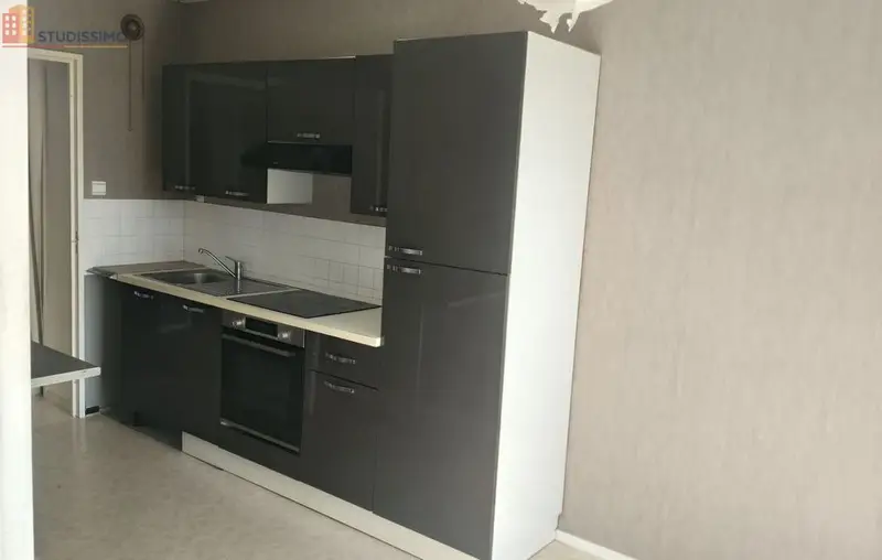Studio 44m² Cholet - Dernier étage, lumineux - Photo 6