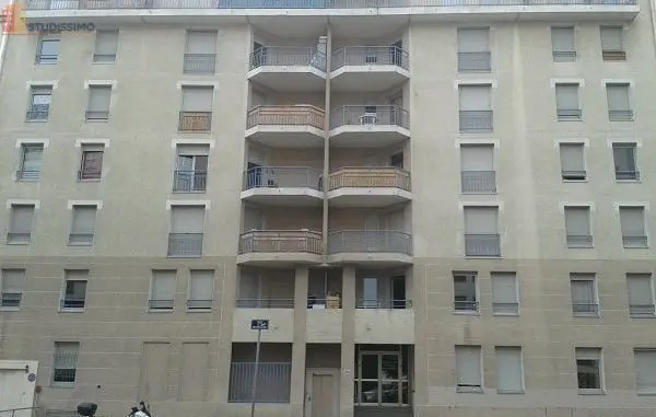 Studio 18m² Lyon 7e - Idéal étudiants, dernier étage - Photo 1