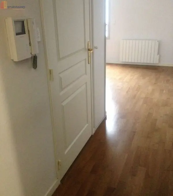 Studio meublé 21m² Caluire-et-Cuire - Parking, proche métro - Photo 8