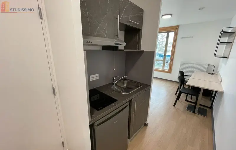 Studio meublé 18m² Angers 49100 - Lumineux, 4e étage - Photo 2