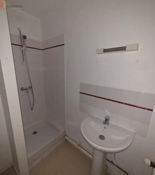 Studio 32m² Angers 49100 - Étage 2, DPE C - Photo 1