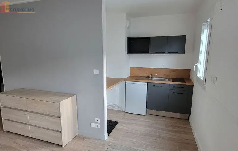 Studio 82m² Cholet 49300 - Étage élevé, DPE D - Photo 2