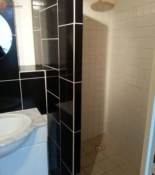 Studio 25m² Elbeuf - Cour privative, sécurisée - Photo 2