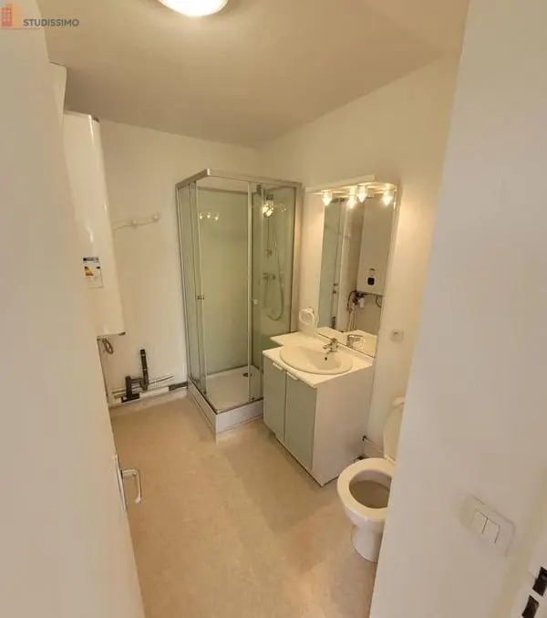 Studio meublé 22m² Rouen Pasteur - Rénové, dernier étage - Photo 2