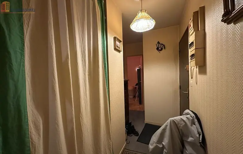 Studio 32m² Reims - Dernier étage, lumineux - Photo 2