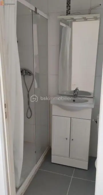 Studio 17m² Châlons-en-Champagne - 2e étage, DPE E - Photo 1