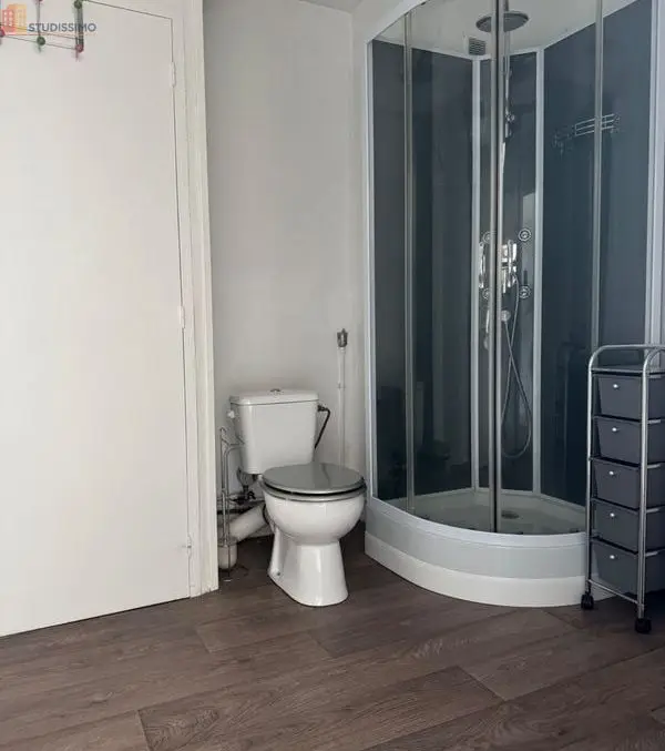 Studio 28m² Laval centre - Dernier étage, lumineux - Photo 2