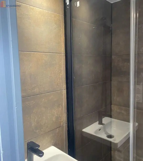 Studio 24m² Nancy 54000 - Dernier étage, DPE C - Photo 4