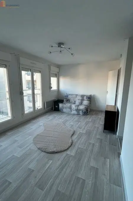 Studio meublé 27m² Pontault-Combault - Rénové, parking - Photo 1