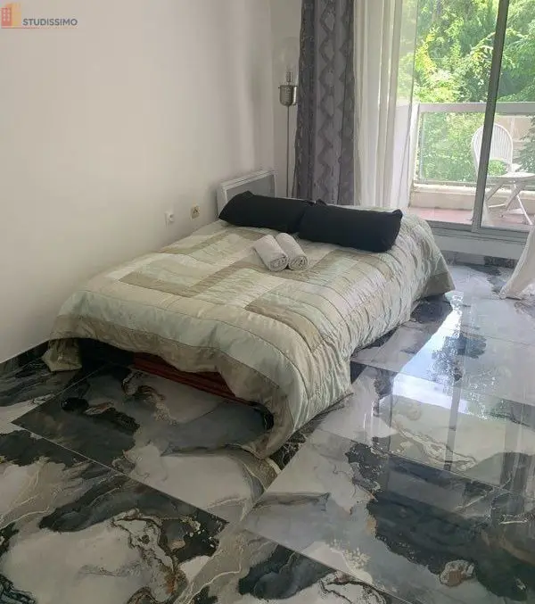 Studio meublé 28m² Fontainebleau - Terrasse, proche gare - Photo 5