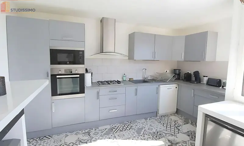 Studio meublé 12m² Élancourt 78990 - Meublé, en étage - Photo 2