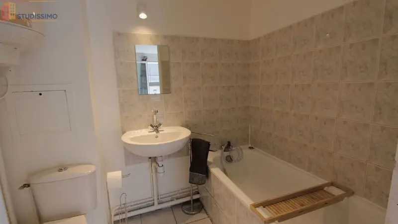Studio meublé 20m² Saint-Cyr-l'École - Balcon, parking - Photo 2