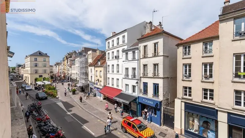 Studio meublé 16m² Saint-Germain-en-Laye - Meublé, 1er étage - Photo 8