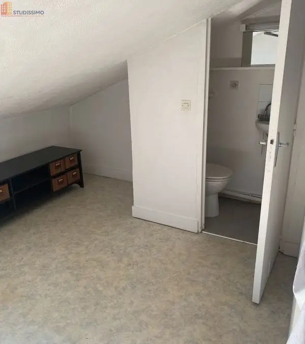 Studio 16m² Versailles - Mansardé, lumineux - Photo 3