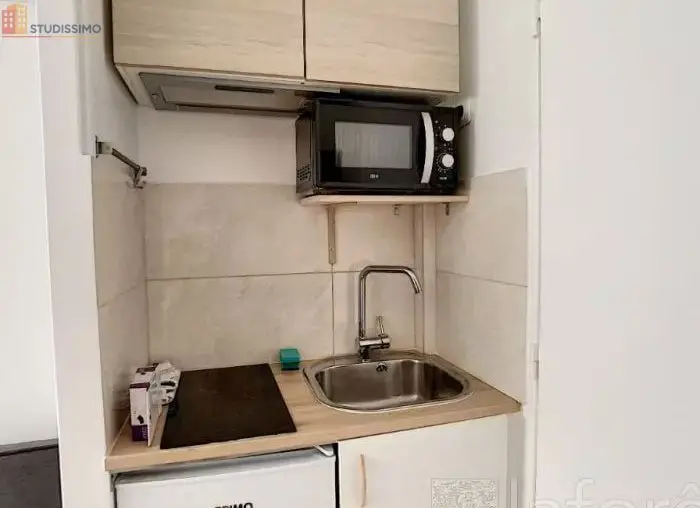 Studio meublé 12m² Saint-Cyr-l'École - Lumineux, 3e étage - Photo 2