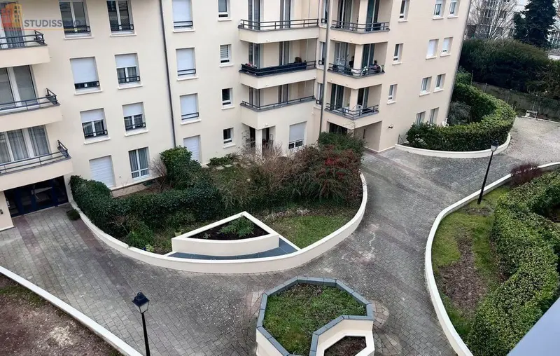 Studio meublé 25m² Fontenay-le-Fleury - Terrasse 6m², lumineux - Photo 3