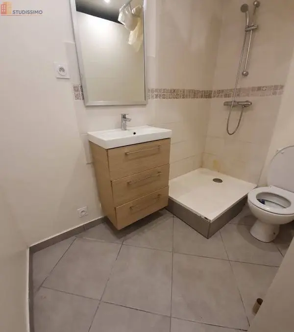 Studio meublé 12m² Triel-sur-Seine - Lumineux, salle de bain privée - Photo 2