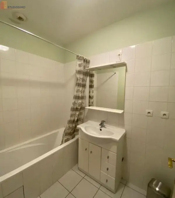 Studio 34m² Niort - Meublé, 1er étage - Photo 9