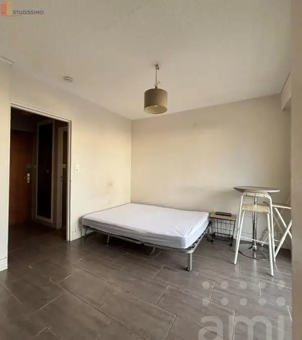 Studio 19m² Niort - 2e étage, DPE E - Photo 5